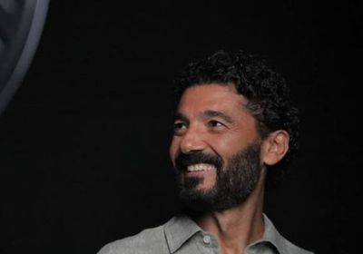 خالد النبوي يروج لشخصيته في فيلم "قمر 14"