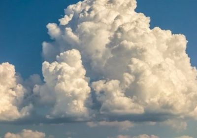 تشكل سحب ركامية بسماء باب المندب