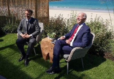 بايدن وماكرون يبحثان تعزيز الدفاع في أوروبا