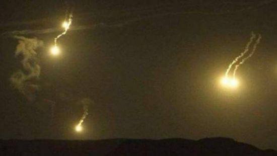إسرائيل تطلق قنابل مضيئة قرب حدود لبنان