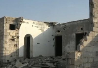 بالفيديو.. مدفعية الحوثية تدمر منازل حي منظر