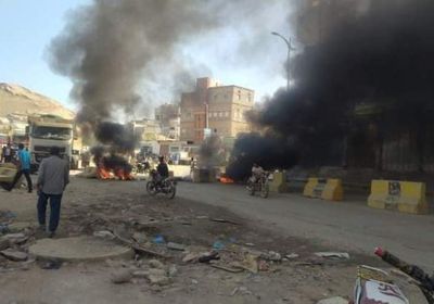 غضب في المكلا من ارتفاع الأسعار وغياب الخدمات