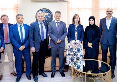 لملس يدعو السفراء الأوروبيين للمساهمة بتطوير ميناء عدن