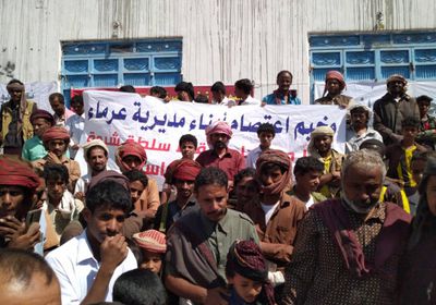 معتصمو عرماء: لا تراجع عن طرد الإخوان وتحسين الخدمات