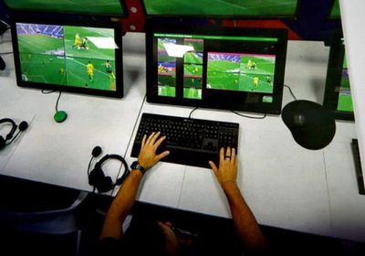  عطل في تقنية "الفار" يهدد إقامة مباراة الأهلي والإسماعيلي