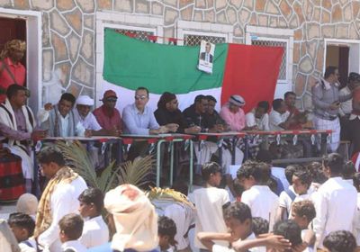 خليفة الإنسانية تفتتح 12 فصلا دراسيا في سقطرى