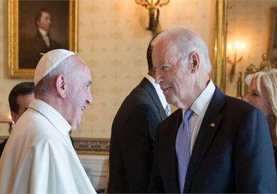 بايدن: البابا فرانسيس وصفني بـ"الكاثوليكي الجيد"