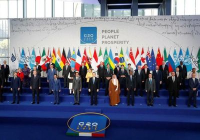 قادة مجموعة العشرين يتعهدون بالسعي لاستئناف السفر الدولي