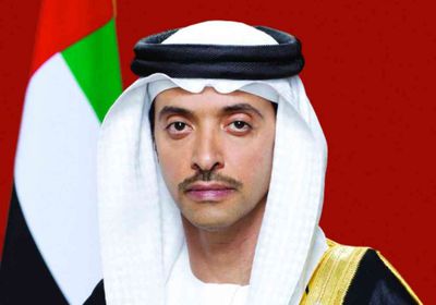 هزاع بن زايد يشيد بمنح العاملين الصحيين الإقامة الذهيبة