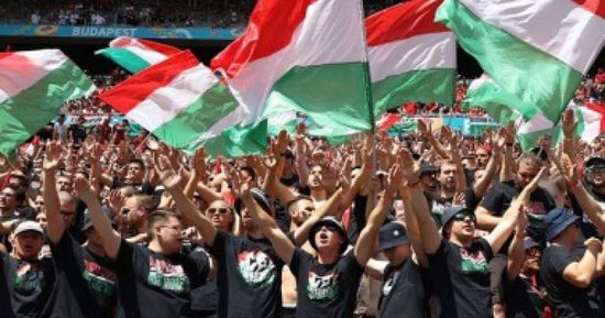 "فيفا" يعاقب المجر وبولندا والمكسيك بسبب شغب الجماهير