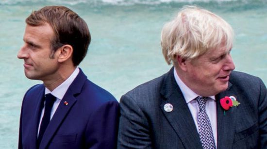 ماكرون يرجئ تنفيذ عقوبات على بريطانيا بشأن الصيد