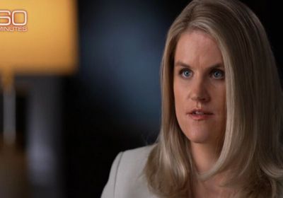 موظفة سابقة بفيسبوك تطالب زكربيرج بالتنحي عن الشركة