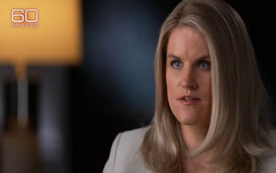 موظفة سابقة بفيسبوك تطالب زكربيرج بالتنحي عن الشركة