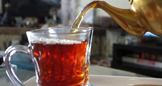 أضرار الإفراط في تناول الشاي الأحمر