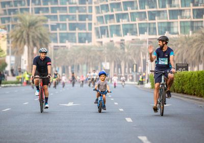  ولي عهد دبي يشيد بالمشاركة الكبيرة في تحدي الدراجات الهوائية