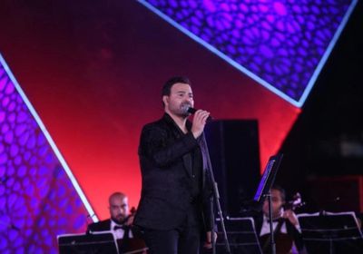 عاصي الحلاني يشعل مسرح حفله بمهرجان الموسيقى العربية (صور)