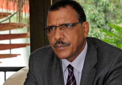 رئيس النيجر يطالب مواطنيه بالاعتماد على الجيش لمواجهة الإرهاب