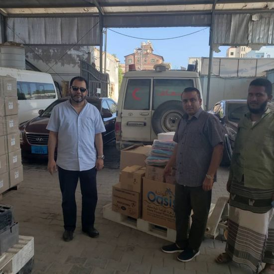 "الانتقالي" يمنح مركز ميون الصحي شحنة مساعدات