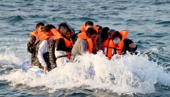 إيطاليا توافق على رسو سفينة إنسانية تحمل نحو 800 مهاجر