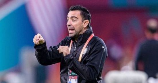 تشافي: نضجت كمدرب وأختار الهجوم دائما في الملعب