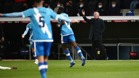 أنشيلوتي: برشلونة سيتعافى تحت قيادة تشافي