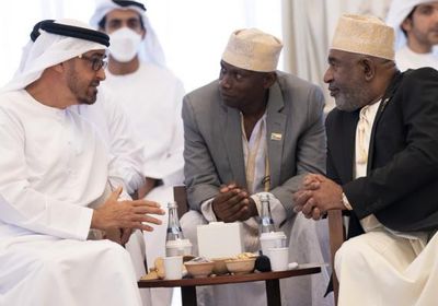  ولي عهد أبوظبي يبحث مع رئيس جزر القمر العلاقات الثنائية بين البلدين