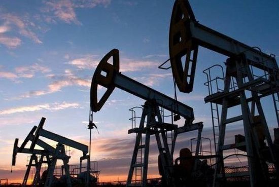 صعود أسعار النفط بدعم إقرار خطة بايدن للبنية التحتية