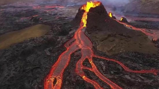  إغلاق 23 مدرسة فى جزيرة لابالما بسبب تلوث الهواء