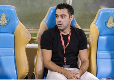 تشافي يضحي بأكثر من نصف راتبه من أجل برشلونة