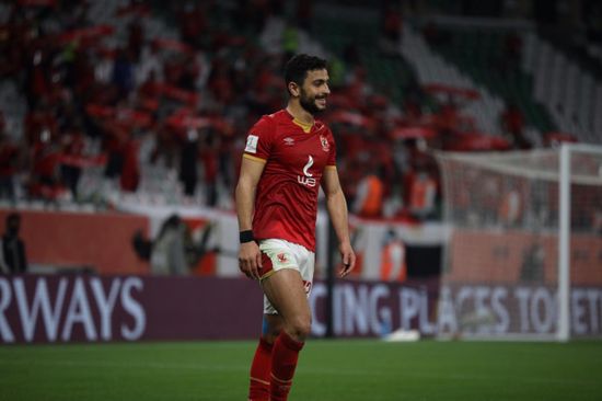  أيمن أشرف بديلا للونش في مباراة مصر وأنجولا