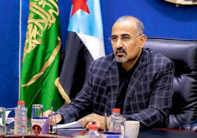 السفير البريطاني للزُبيدي: دور محوري لـ"الانتقالي" بالعملية السياسية