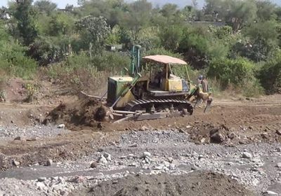 تعدي على مجرى السيول بوادي الجنات يبدل وجهتها