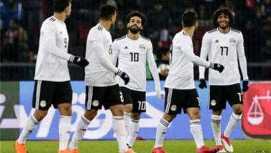 منتخب مصر يرتدي القميص الأبيض أمام أنجولا غدا