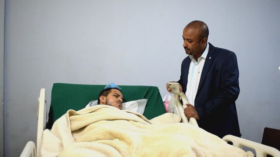 أوفد الهدياني.. الزُبيدي يعزي العتمي باستشهاد زوجته