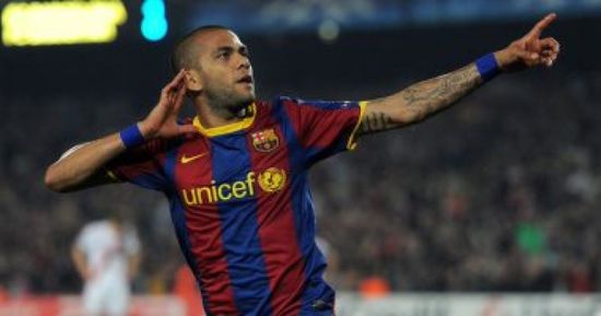 داني ألفيش يعود إلى برشلونة رسميا في صفقة انتقال حر