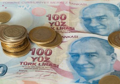  انخفاض قياسي لـ"الليرة" التركية أمام الدولار 