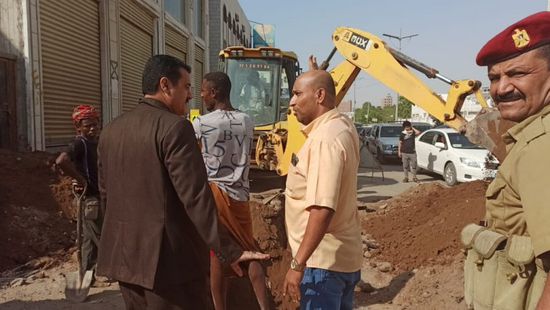 تأهيل شبكة الصرف في شارع السجن بالمنصورة