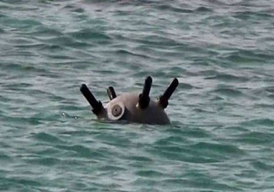 تدمير لغم بحري حوثي جنوب البحر الأحمر