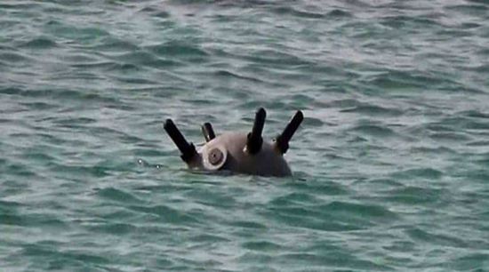 تدمير لغم بحري حوثي جنوب البحر الأحمر