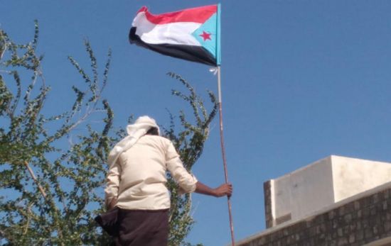 في ذكرى الاستقلال.. مدارس المضاربة ترفع علم الجنوب