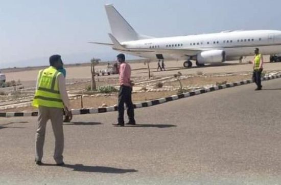 طائرة طبية إماراتية بسقطرى لنقل 4 مرضى للخارج