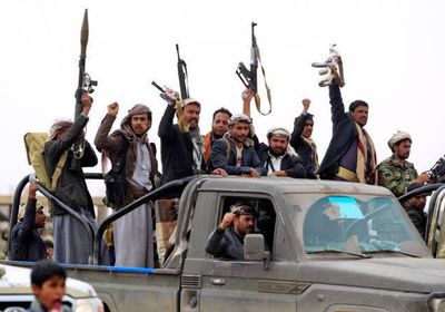 الحوثي يسترد سيارات عسكرية من قيادات مليشياته