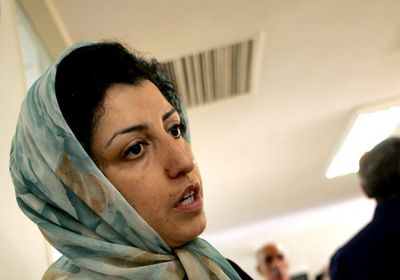 لهذا السبب.. إيران تعتقل الناشطة الحقوقية نرجس محمدي