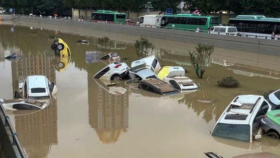 فيضانات وانهيارات أرضية توقف خدمات القطارات بكندا