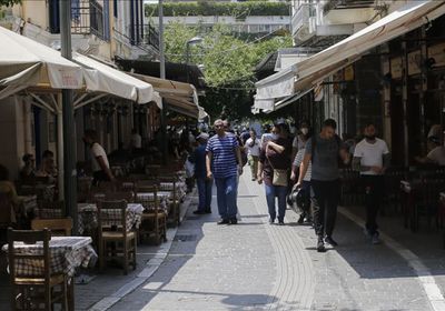 مطاعم ومقاه تغلق أبوابها بسبب كورونا في اليونان