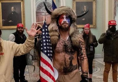 حبس صاحب أشهر صور واقعة اقتحام مبنى الكابيتول