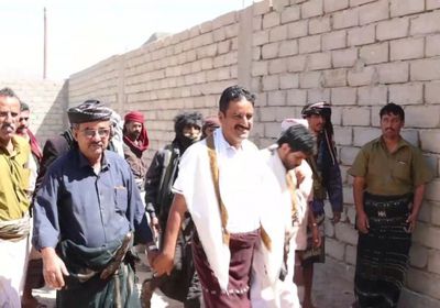 "انتقالي شبوة" يتفقد احتياجات السكان الخدمية في إمزباعية وامكداه