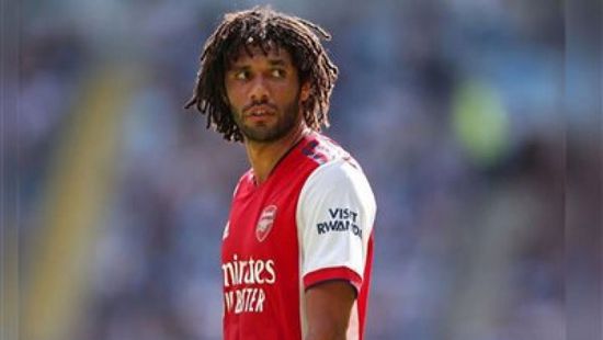 وكيل النني يسخر من أنباء رحيله عن آرسنال