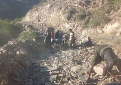 "انتقالي سرار" يتبنى مبادرة شعبية لترميم طريق شوضة