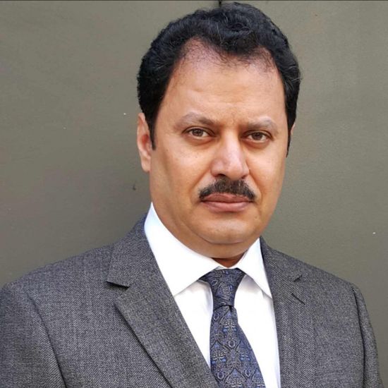 الخميس يكشف صفقة سياسية بين قرداحي وحزب الله